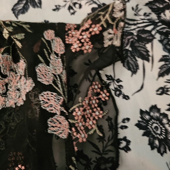 Women's Maurices Top - Picture 2 of 6